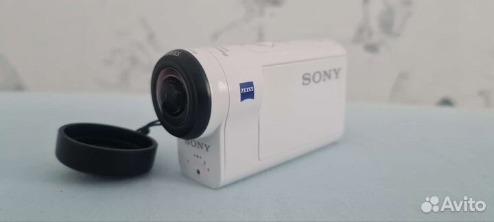 Экшн-камера Sony HDR-AS300 / монитор Sony RM-LVR3