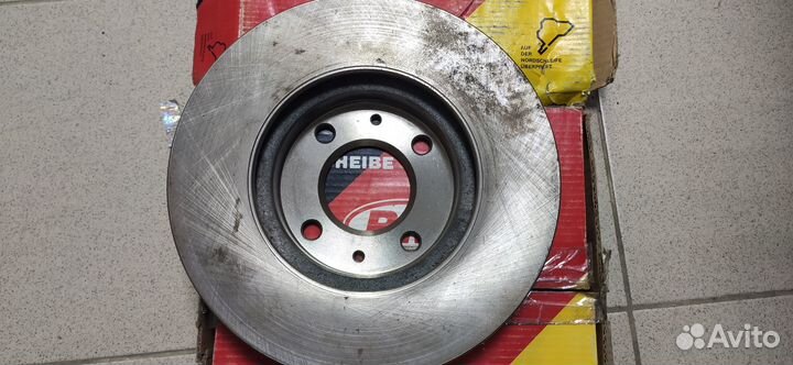 Передний тормозной диск KIA RIO solaris 1 поколени