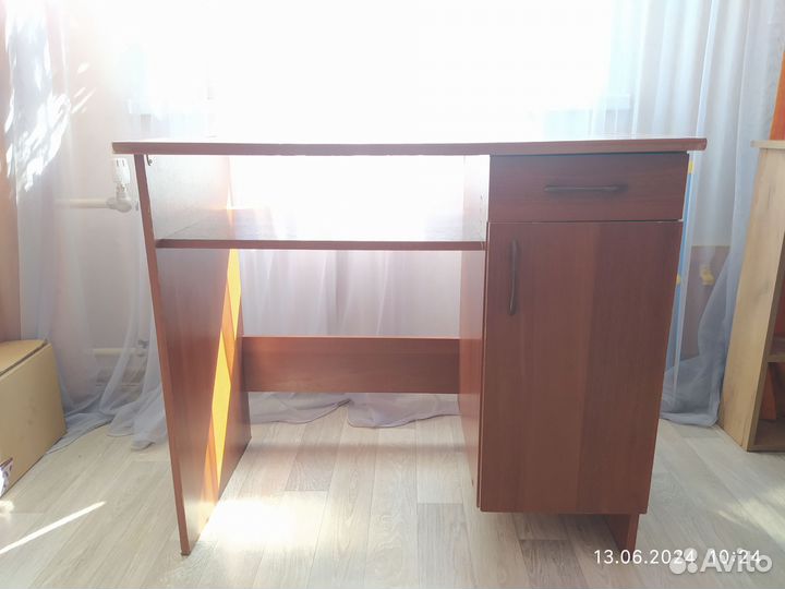 Письменный стол