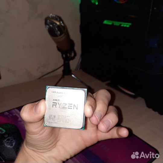 Процессор AMD Ryzen 3 3200g