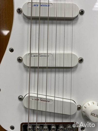 Гитара Squier Stratocaster