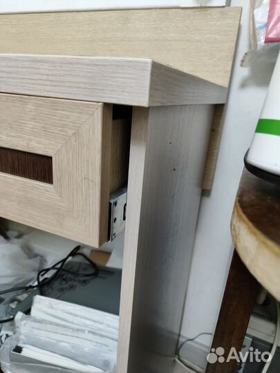 Туалетный столик. Очень вместительный