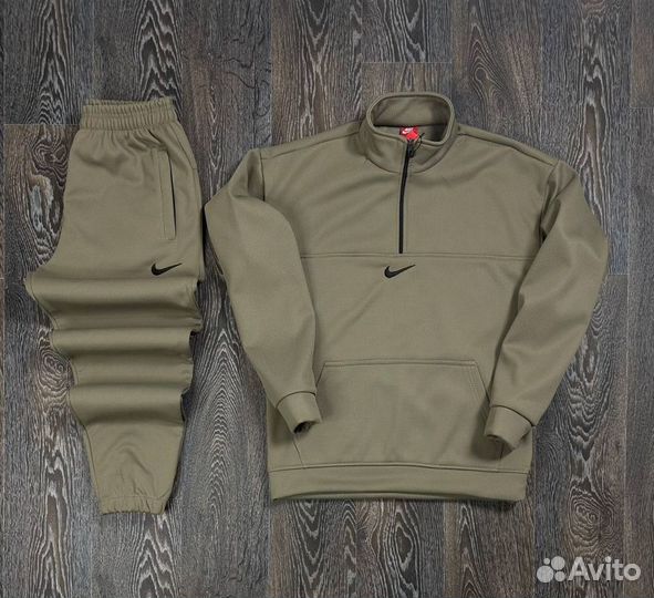 Спортивный костюм Nike на флисе