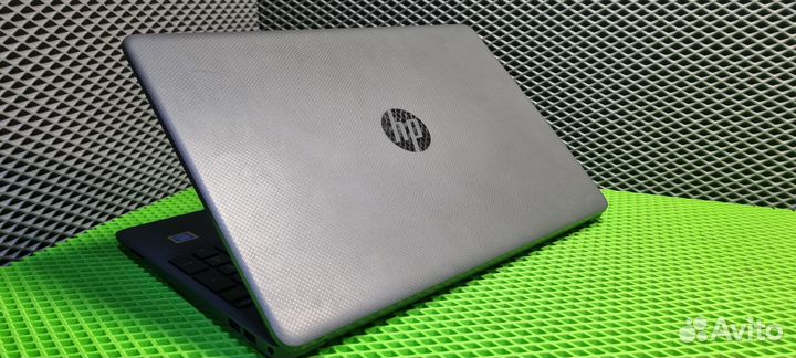 HP intel Gold 6405/4/SSD/UHD 605