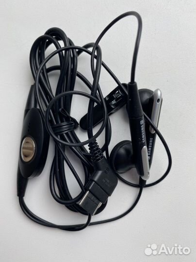 Проводная гарнитура новая,samsung