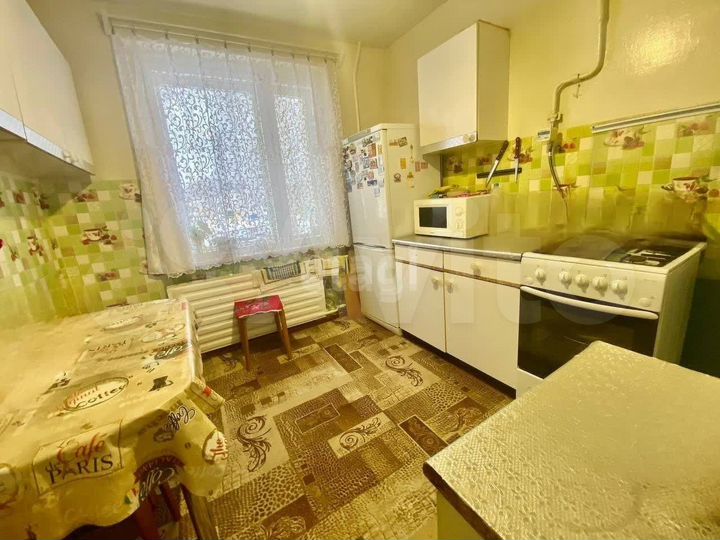 4-к. квартира, 72 м², 1/9 эт.