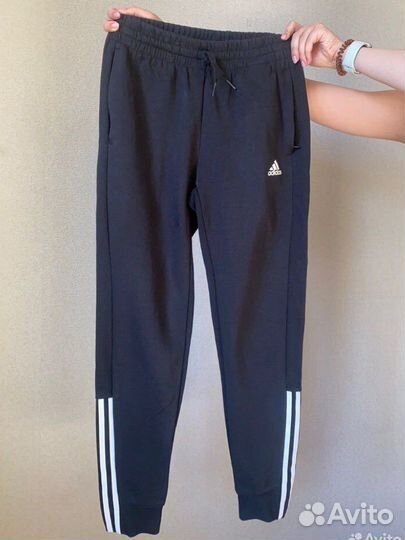 Женский спортивный костюм adidas