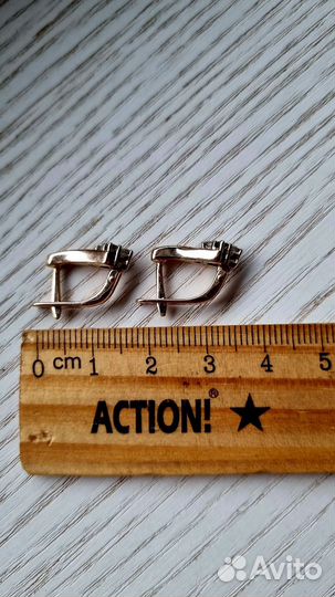 Золотые серьги 585 э с бриллиантами