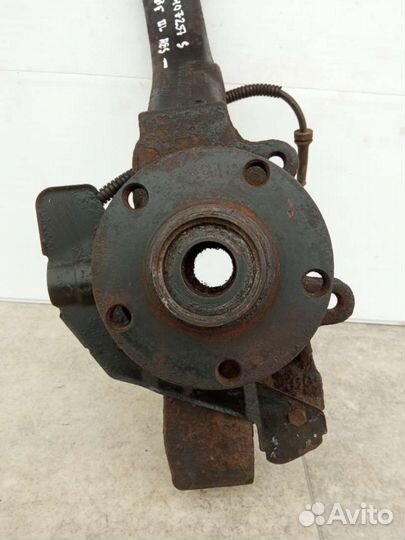 Ступица передняя левая Audi A4 B5 (S4,RS4) 8D04072
