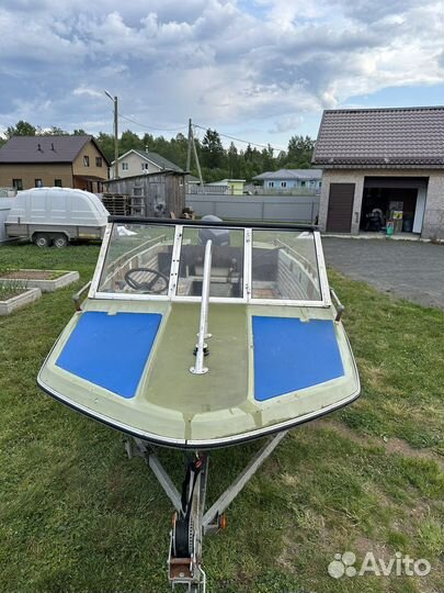 Пластиковый катер