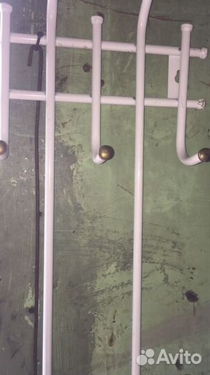 Вешалка метал настенная