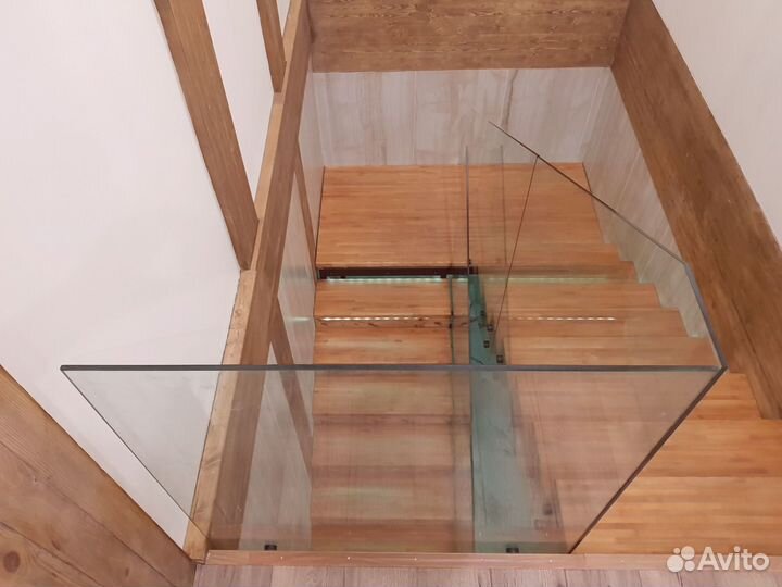 Стеклянное ограждения для лестниц на заказ