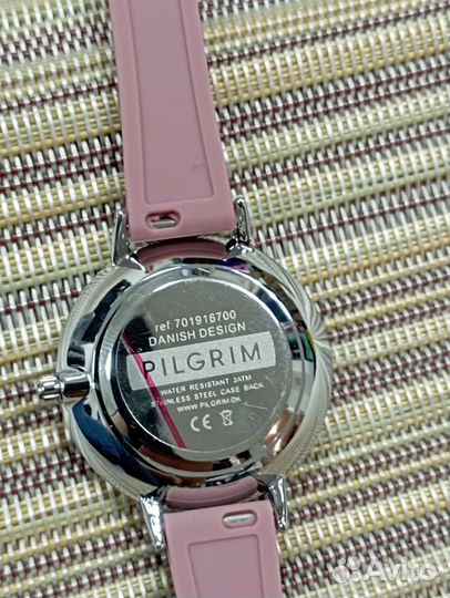 Часы наручные женские Pilgrim