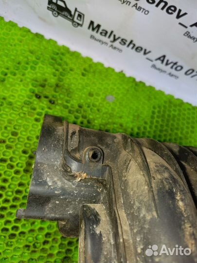 Впускной коллектор с неболь дефектом Peugeot 307