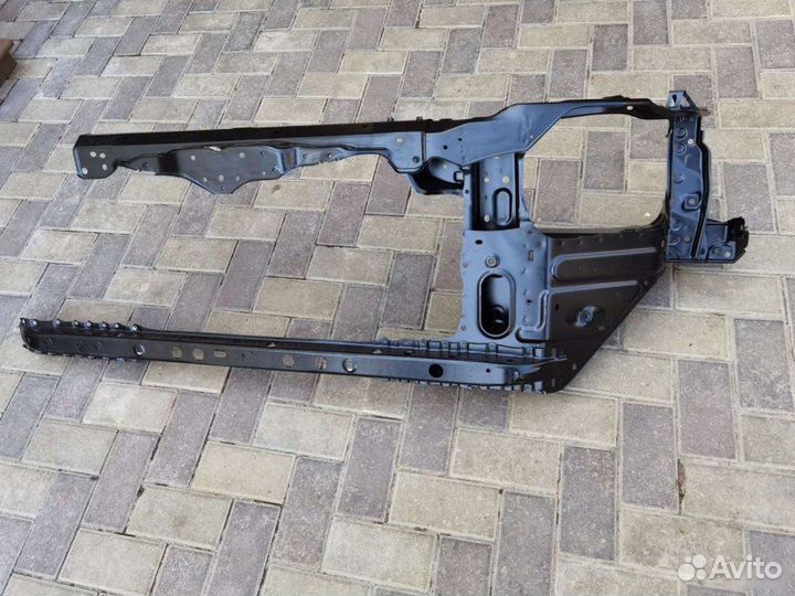 Суппорт фары Lexus Lx