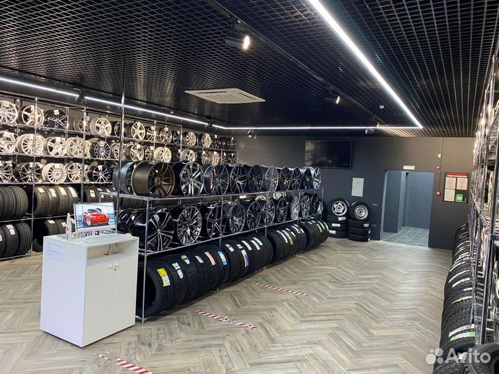 Landsail Ice Star IS37 215/65 R17 103T