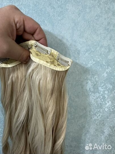 Волосы на заколках