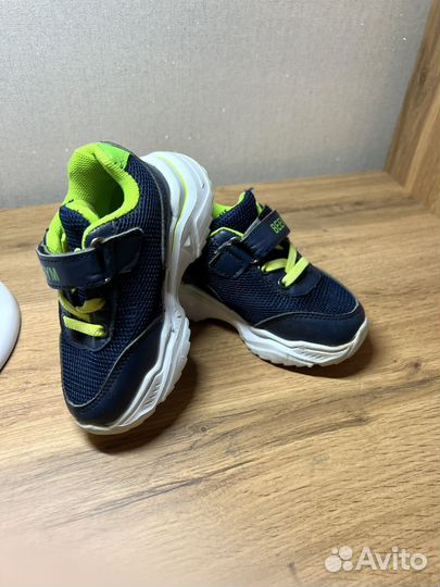 Кроссовки на мальчика