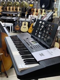 Синтезатор с полноразмерной клавиатурой