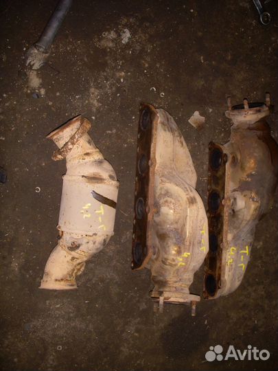 Коллектор впускной выпускной Туарег 4.2 AXQ