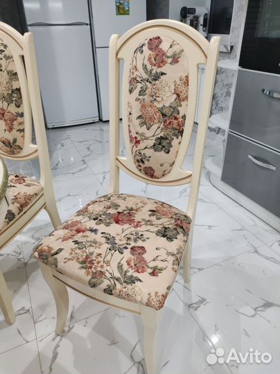 Стол обеденный со стульями из массива