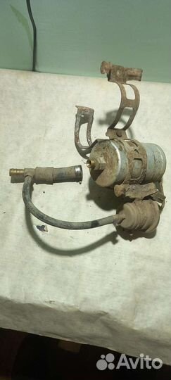 Кронштейн бензонасоса Mercedes-Benz W124