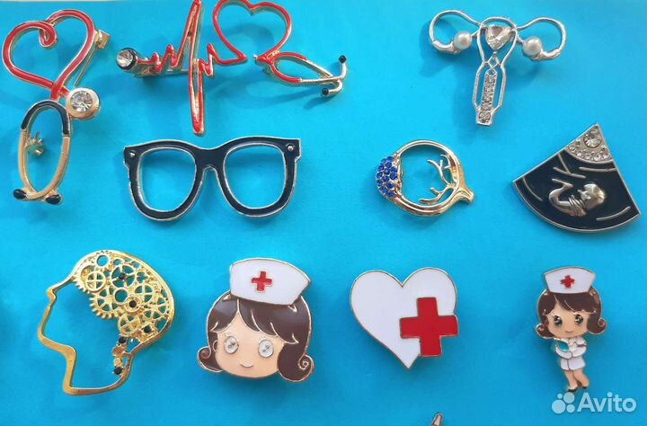 Брошь подарок медику, парикмахеру, косметологу