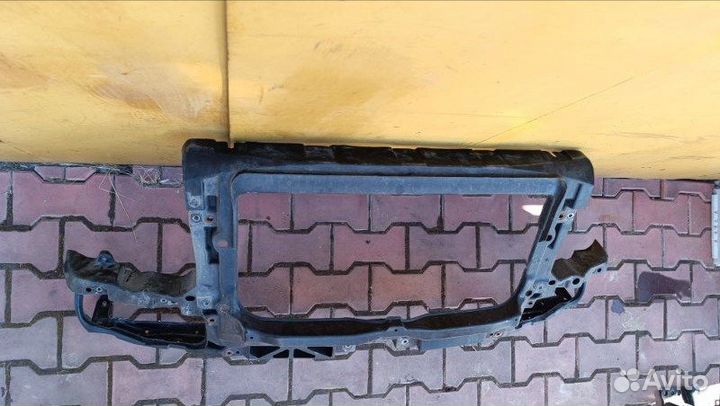 Панель передняя (телевизор) Volkswagen Golf