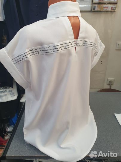 Блузы новые школьные