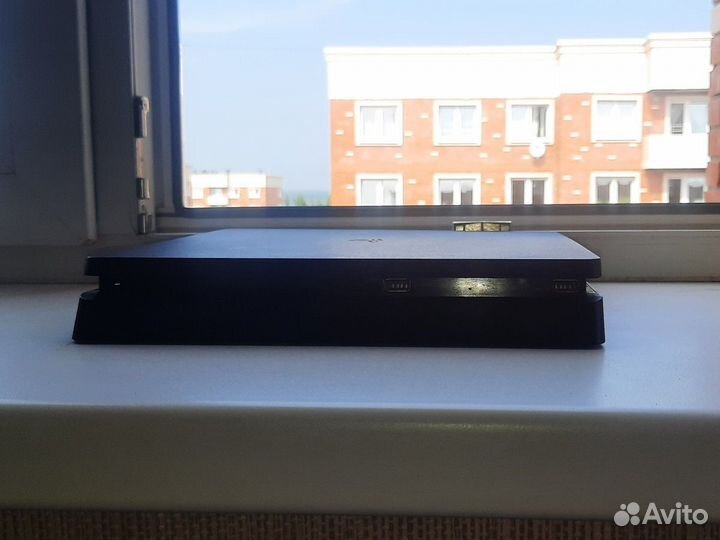 Sony playstation 4 slim
