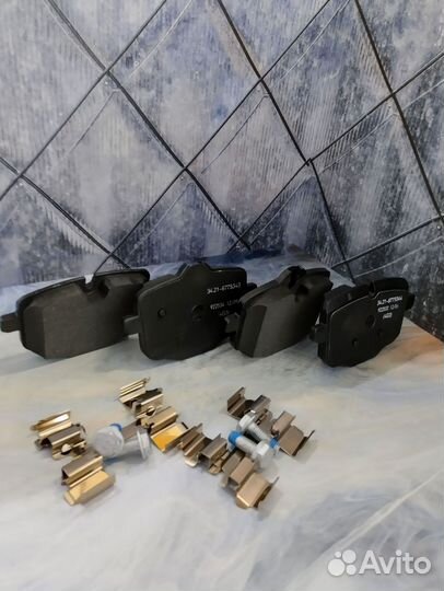 Тормозные задние колодки BMW G01 G30 G05 G06