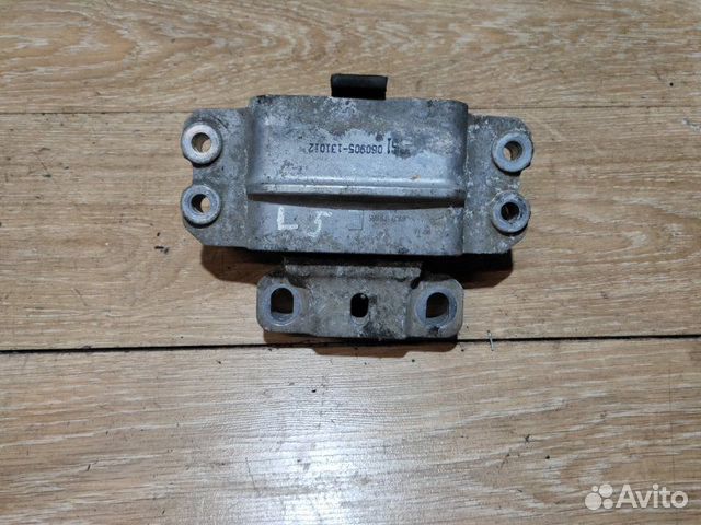 Подушка двигателя Volkswagen Passat B6 1.9 BXE