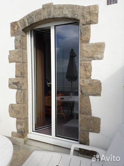 Пластиковые двери на балкон