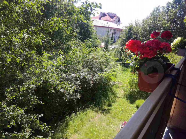 2-к. квартира, 70 м², 2/2 эт.