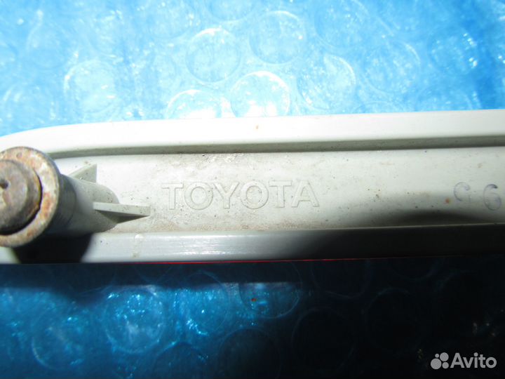 Отражатель задний правый Toyota Camry 50 2011-2014
