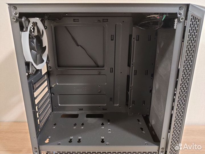 Корпус PowerCase Mistral X4 Mesh LED