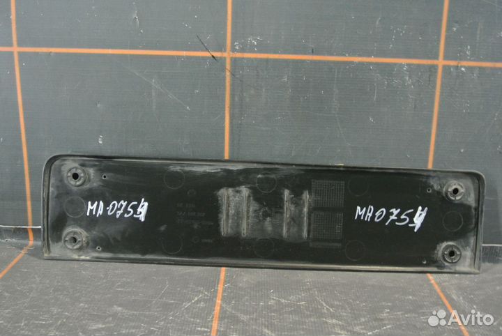 Площадка номерного знака- Volkswagen Passat B7