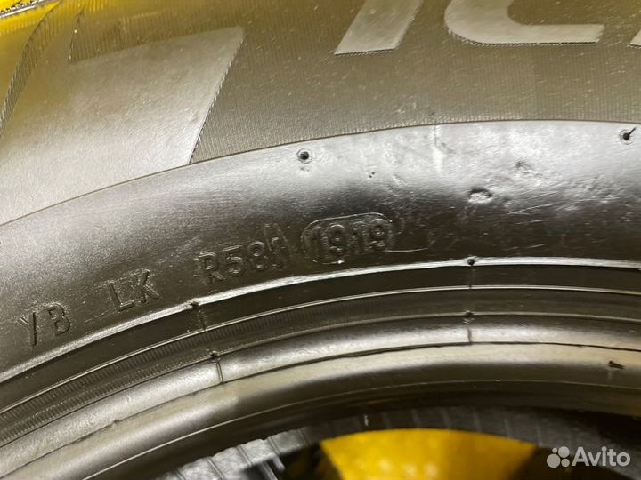 Pirelli Winter Ice Zero 215/65 R16 102T