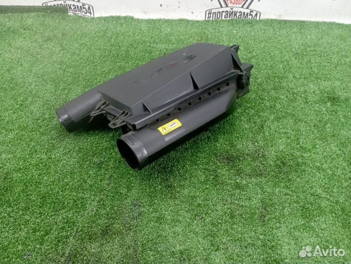 Корпус воздушного фильтра левый Mercedes-Benz