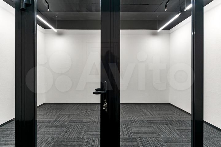 Офис с парковочным местом, 14.4 м²