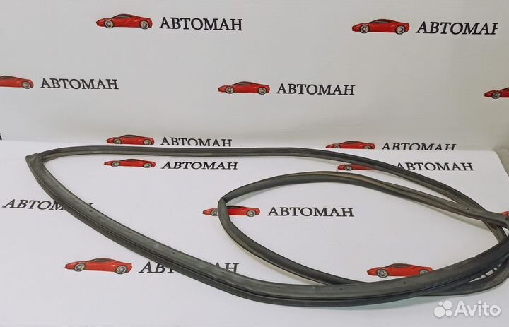 Уплотнитель двери задней Toyota Corolla E150