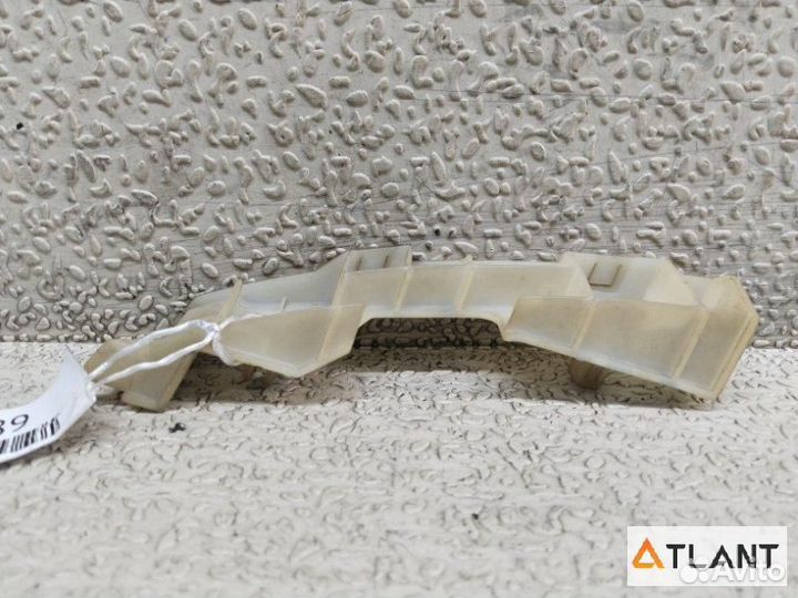 Крепеж бампера передняя левая nissan cube