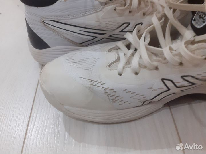 Валейбольные кросовки asics