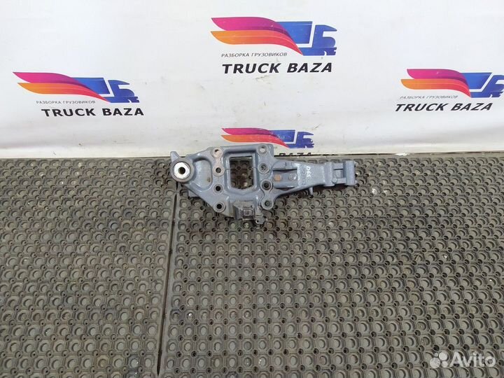 Кронштейн торсиона кабины правый Daf XF106