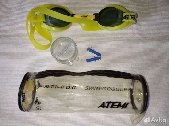 Очки для плавания