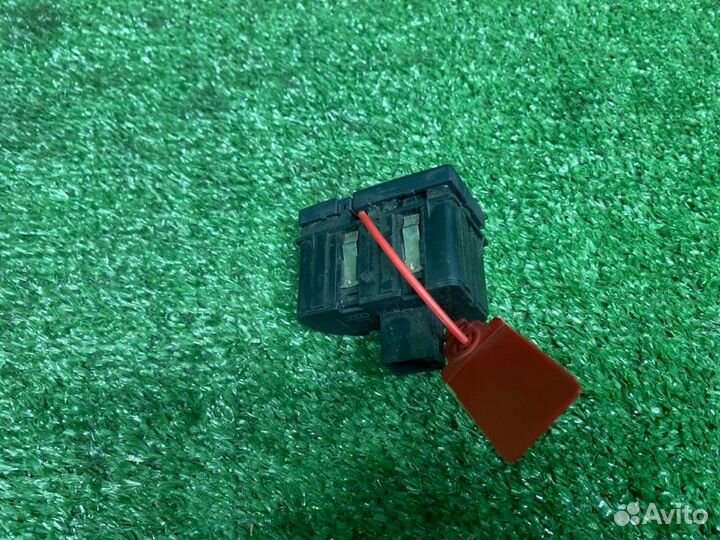 Кнопка открывания бардачка Audi A6 C6