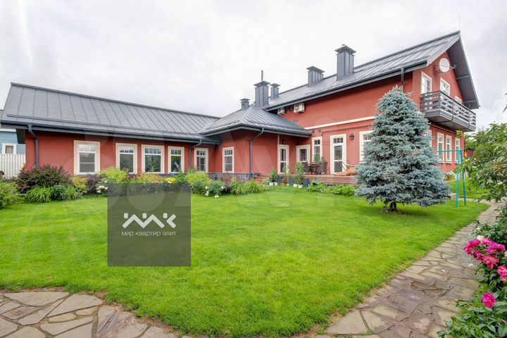 Дом 520 м² на участке 12,7 сот.