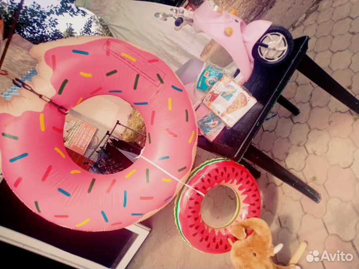 Надувной пончик