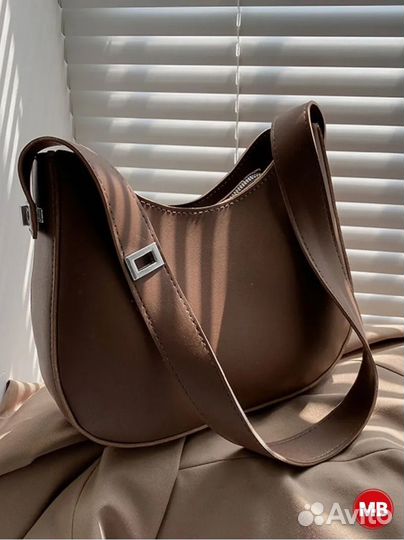 Сумка женская багет нежного цвета