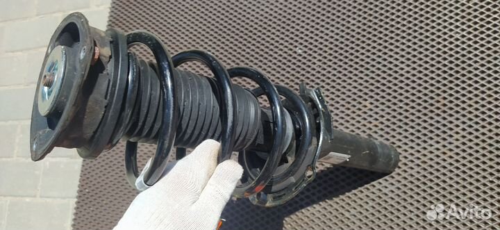 Амортизатор в сборе VAG 5QF413031BR